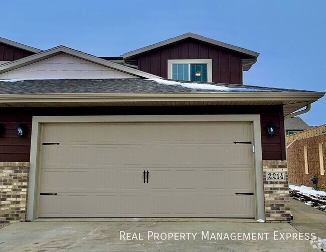 Building Photo - 3 Bed 2 Bath in West Sioux Falls Rental