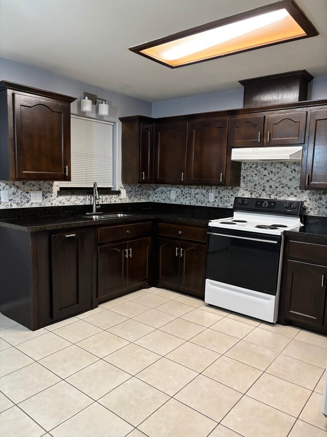 Photo - 1406 Acme Ln Unit 2