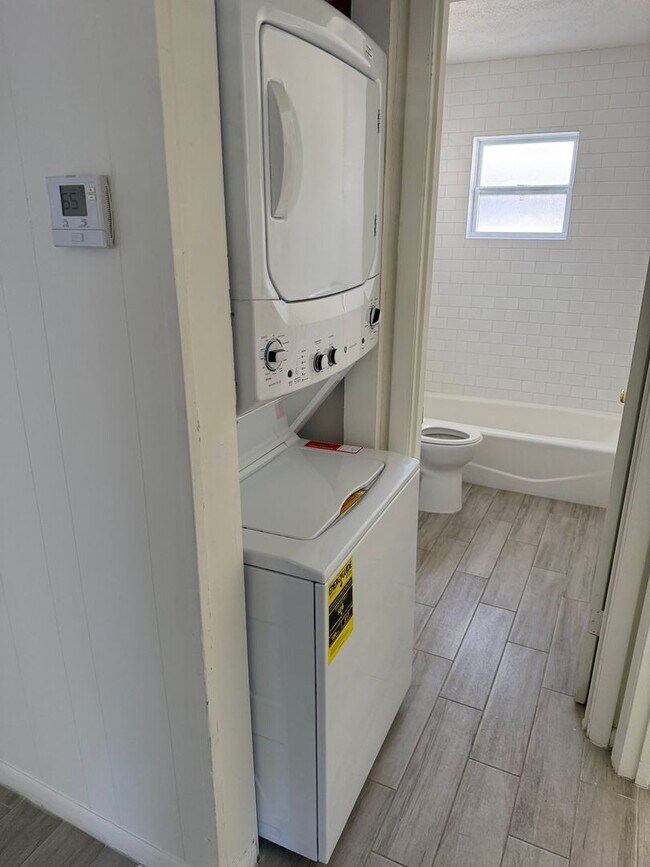 Photo - 605 N Stella Ave Unit B