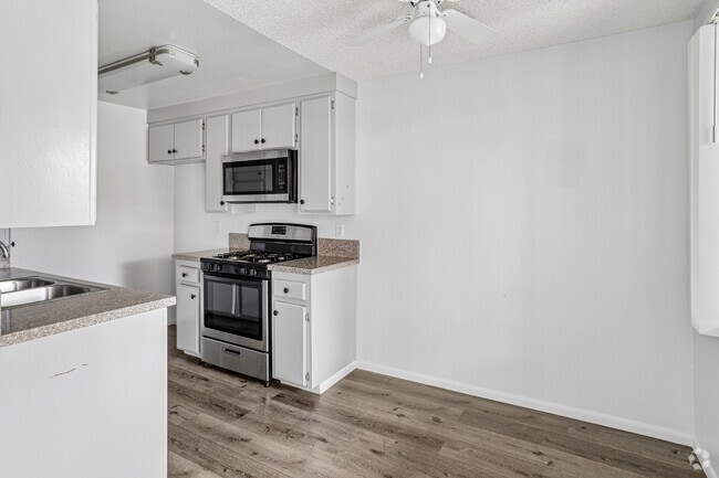 1BR, 1BA - 500SF - Dining Room