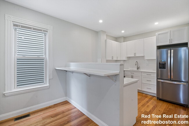 35 Newport St Unit 2