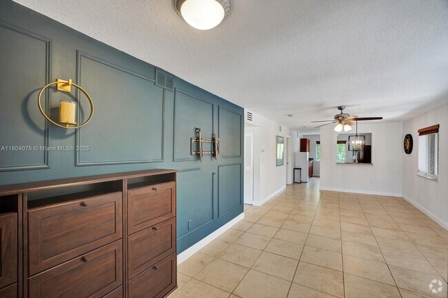 Building Photo - 6235 SW 47th Manor Unit 204 Rental
