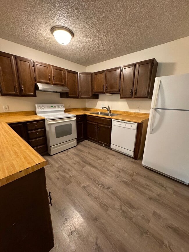 Photo - Downtown location!