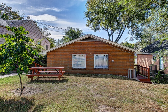 Building Photo - 1017 Wade Ave Unit C Rental