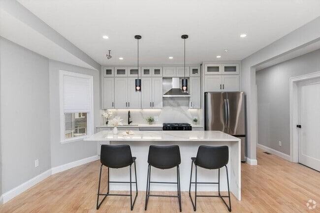 Building Photo - 755 Boylston St Unit 1 Rental