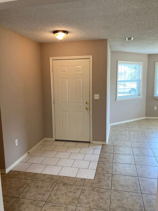 Photo - 3 Bedroom 2 Bath Extremely close to Wedington Exit !