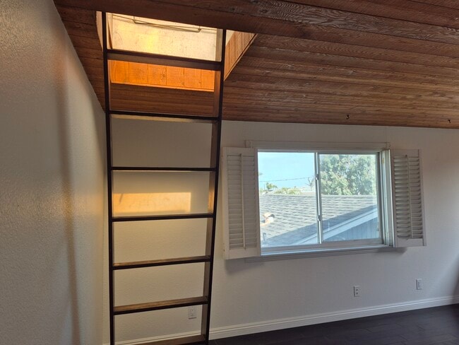 Photo - 300 Melrose Dr