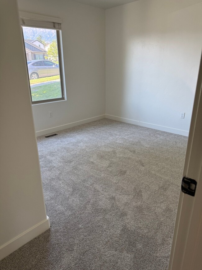 Photo - 1075 W 530 N