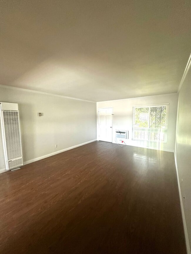 Photo - For Lease- Cozy and comfortable Two Bedrooms top floor unit