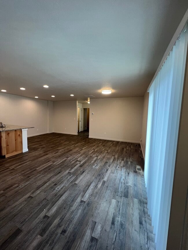 Stunning 3 Bed, 2 Bath Townhome in Desirable Nampa Location! - Stunning 3 Bed, 2 Bath Townhome in Desirable Nampa Location!