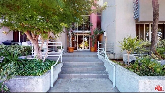 Photo - 5151 Balboa Blvd