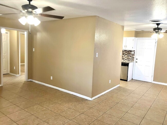 Photo - 1112 Northwood Dr