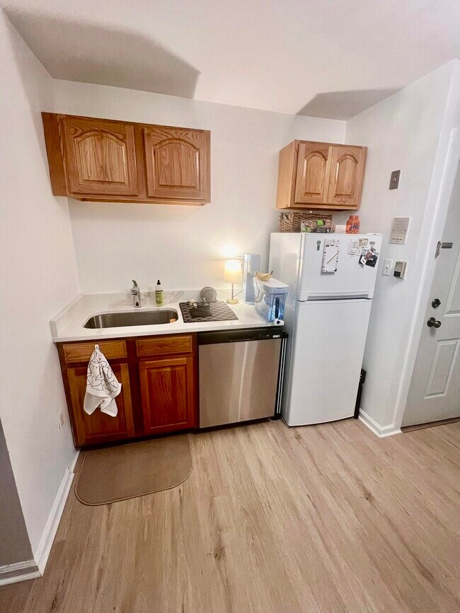 Photo - 421 Adams St Unit 2L
