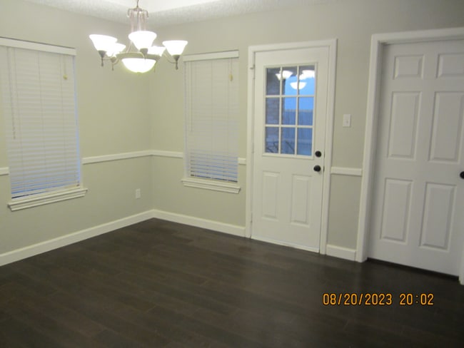 928 Meadowlark Dr
