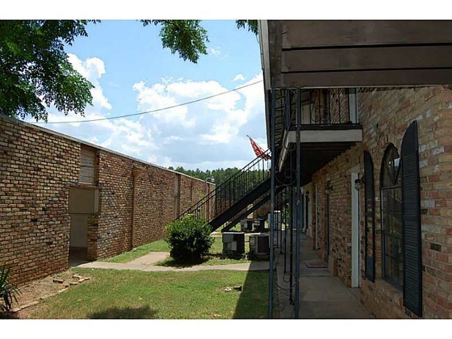 Photo - 5230 Rue Royale Dr