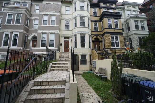Building Photo - 1307 Euclid Street Northwest Unit A Rental