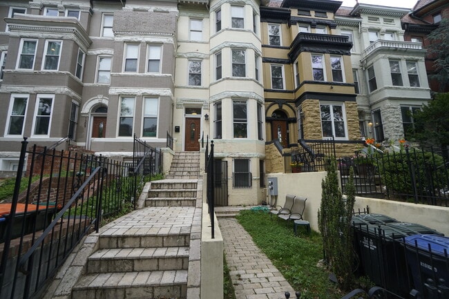 Photo - 1307 Euclid Street Northwest Apartamentos Unidad A