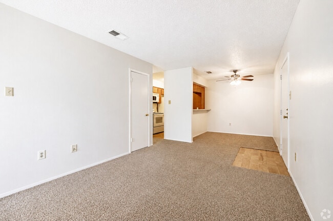 Summerhill Woods Apartments