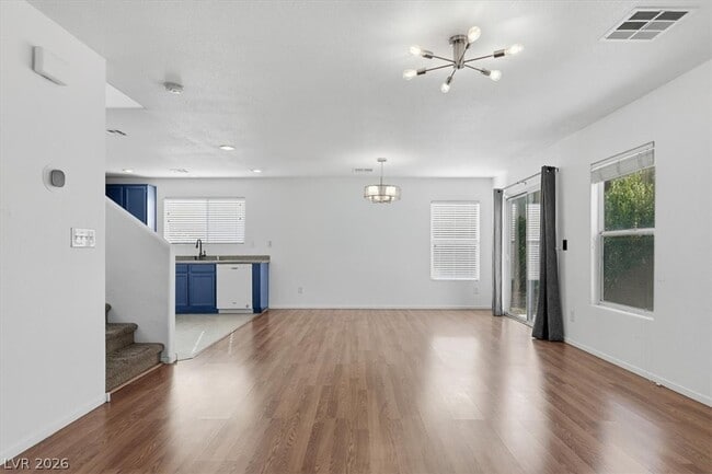 Photo - 541 Penzance Ct