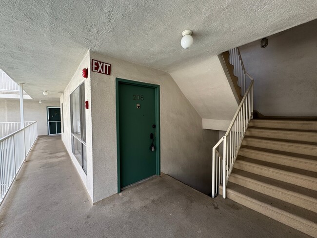 Photo - 5320 Zelzah Ave Unit 208