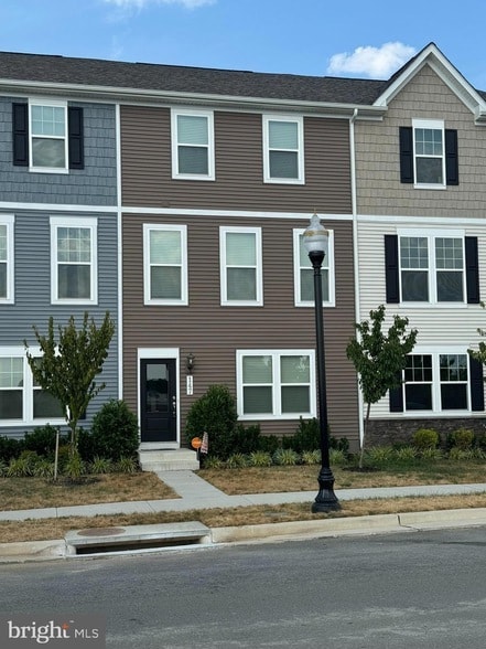 Photo - 147 Presidents Pointe Ave