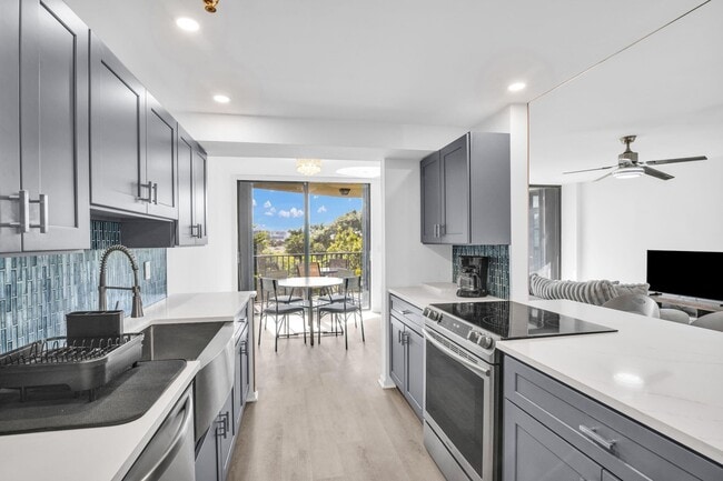 Building Photo - 859 Jeffery St Unit 5090