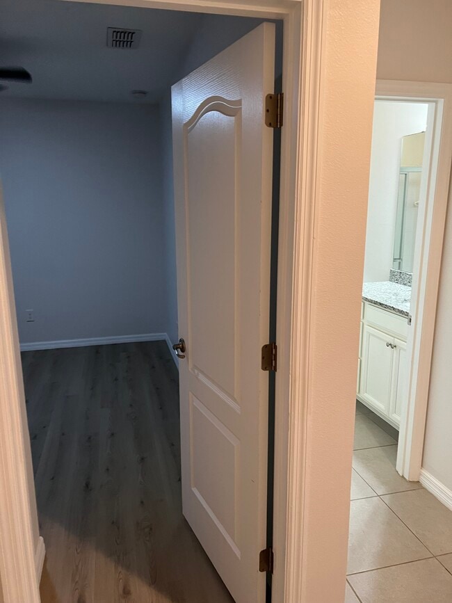 Photo - 600 Northern Way Unit 1005