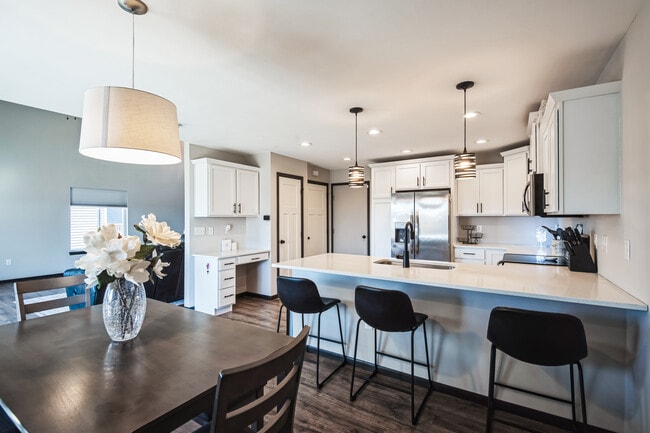 Photo - 402 Dawson Dr