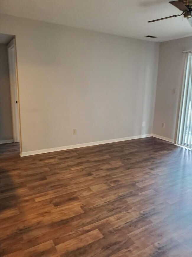 Photo - Hampton Club