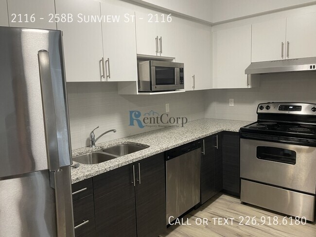 Photo - 258B-258B Sunview St