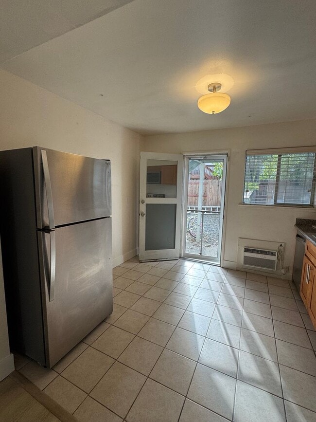 Photo - Adorable 2 bed 1 bath unit located in a 4 Plex close to Downtown Vacaville!!