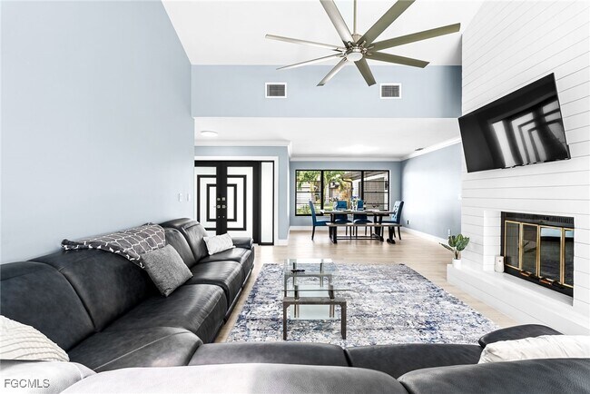 Photo - 2328 SE 27th St