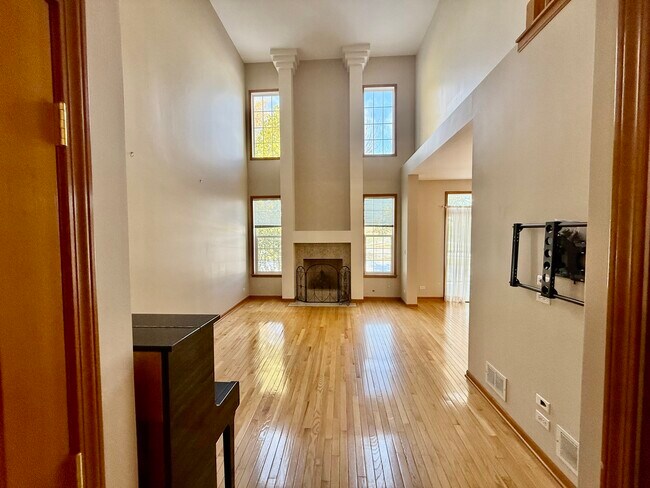 Photo - 153 Fulbright Ln Townhome