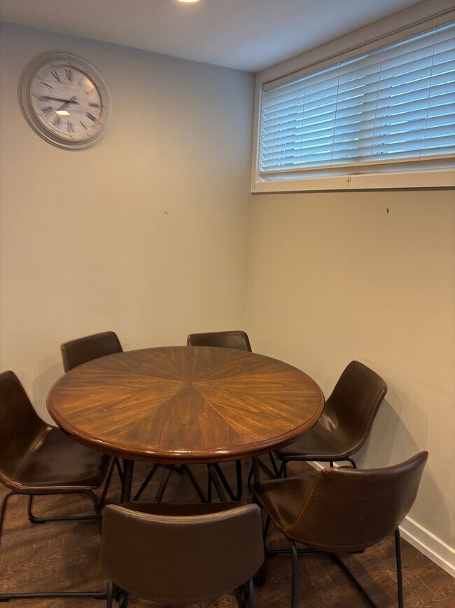 Photo - 769 N Uber St Unidad B