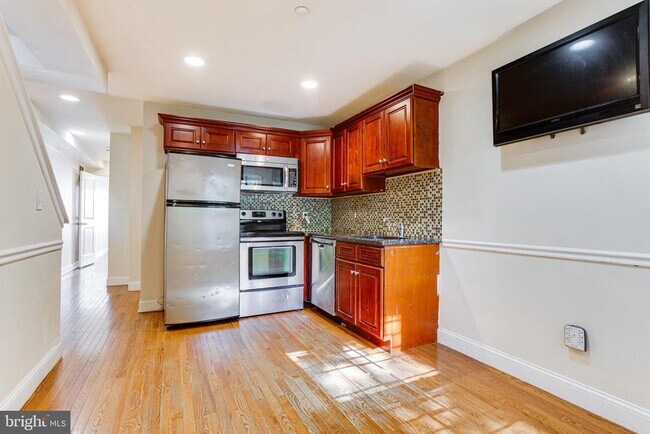 Photo - 1837 Willington St Unit 1
