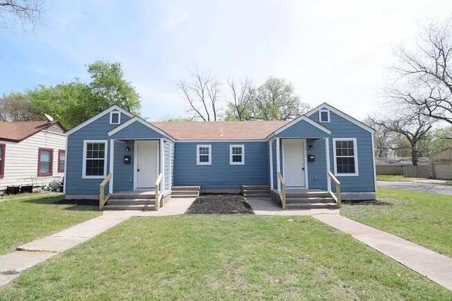 Building Photo - 1319 S 5th St