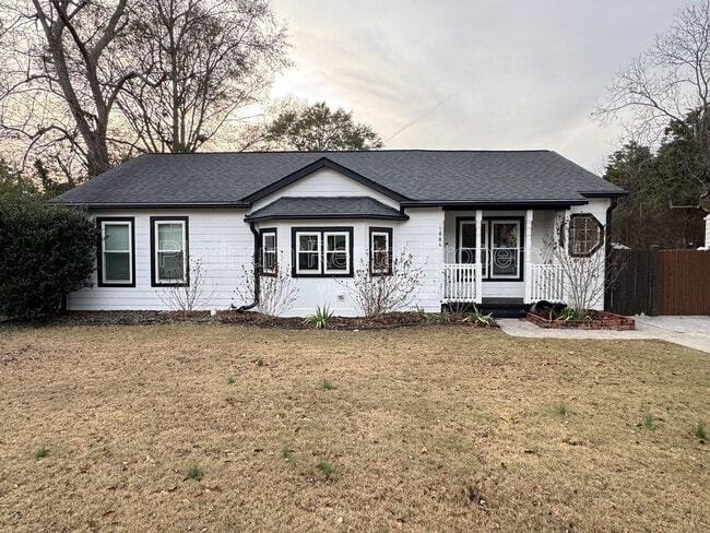 Building Photo - 1886 Benson Ave SE