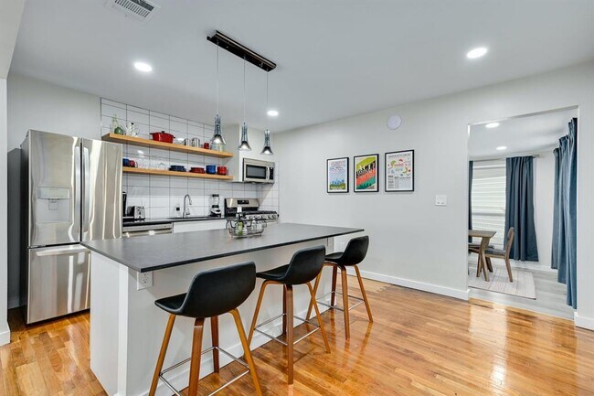 Photo - 619 Brentwood St