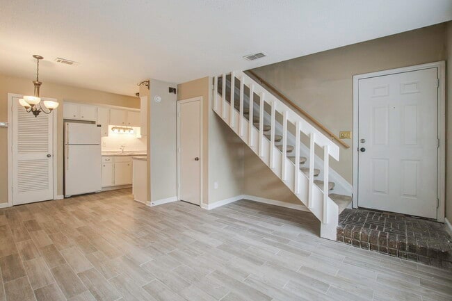 Photo - 2494 Etiwan Ave