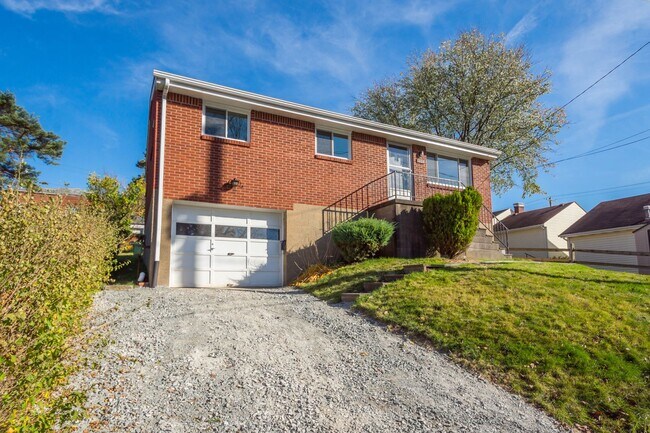 Photo - LEASING SPECIAL AVAILABLE! STUNNING 3 BEDR...