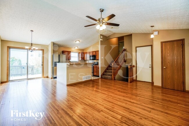 Photo - 5673 Larksdale Dr