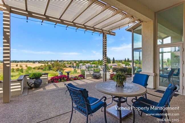 Photo - 1550 Summerhill Ln