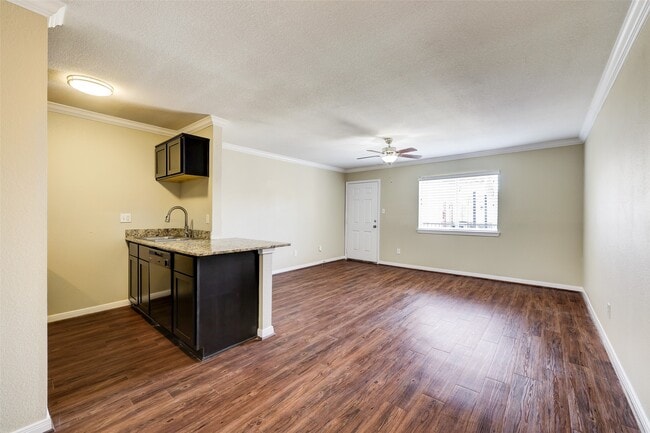 Photo - 2006 W 43rd St Unit 22