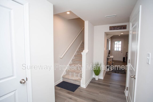 Photo - 9 F. Floyd Ave