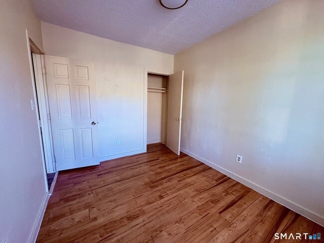 Photo - 2 Read St Unit 3