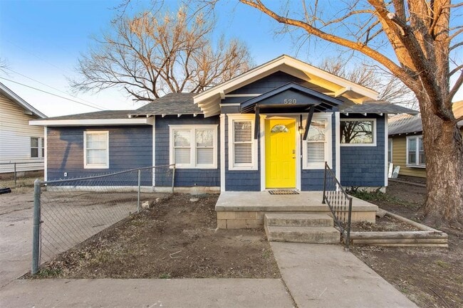 Photo - 520 E 17th Ave