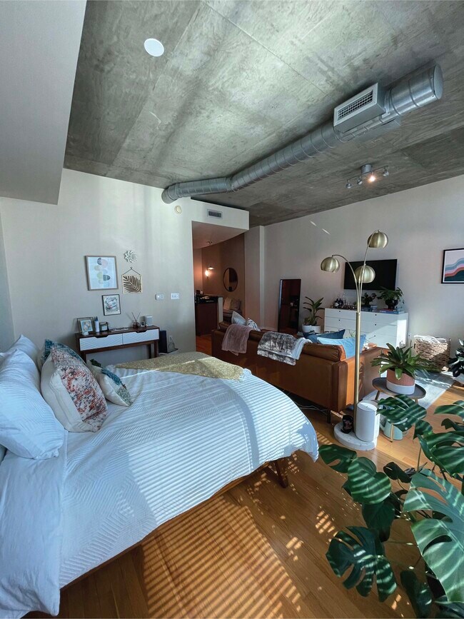 Photo - 943 Peachtree St NE Unidad 909