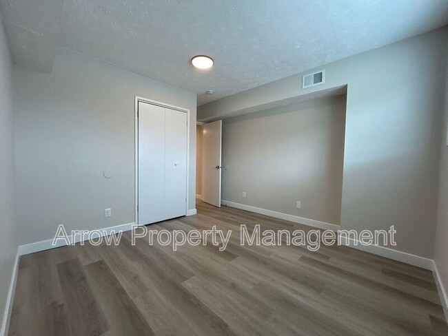 Photo - 5703 S 14th St