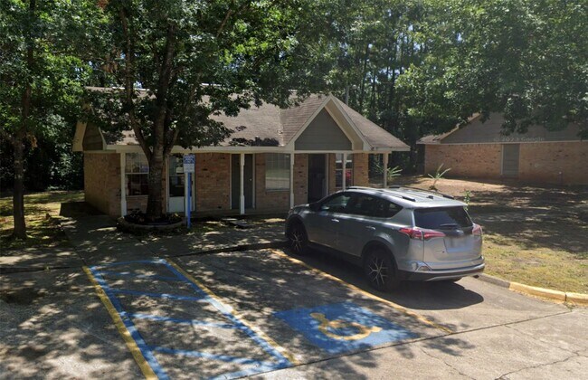 Photo - 800 N Bradford St