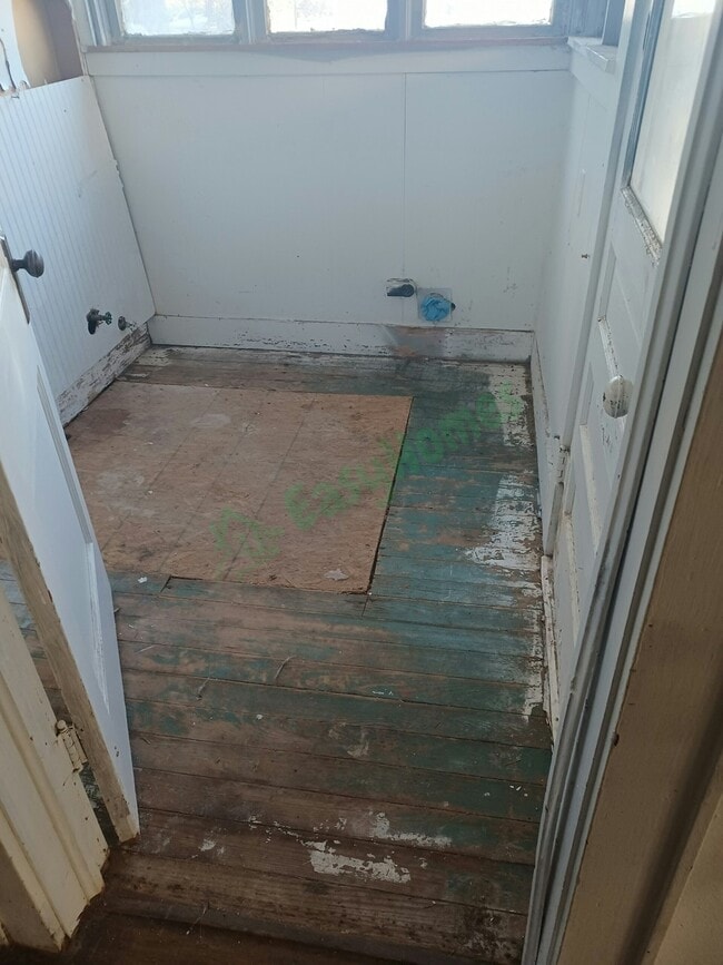 Photo - 805 W Pine Ave